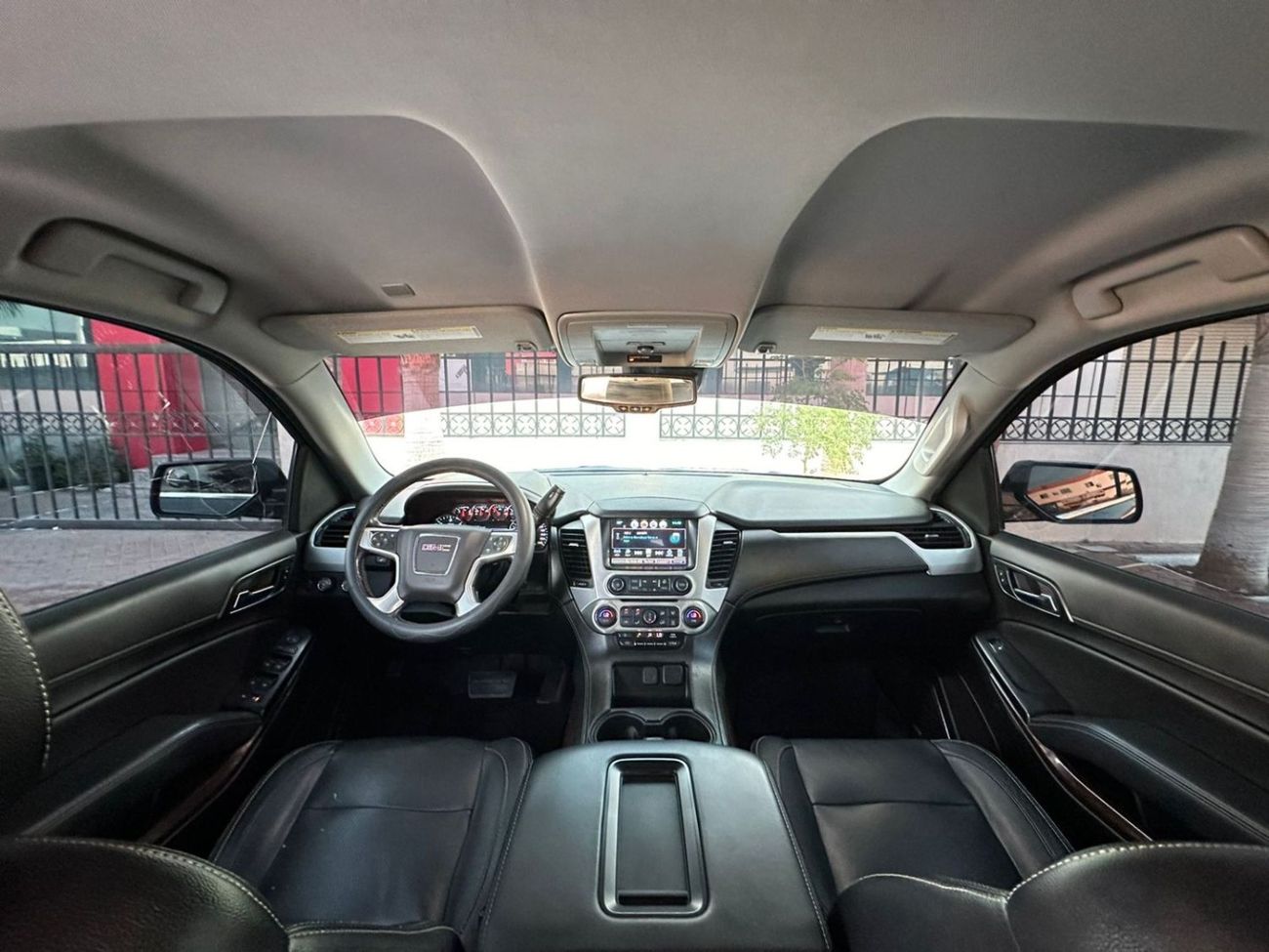 جي أم سي يوكون SLE 5.3L 4WD (8 Seater)