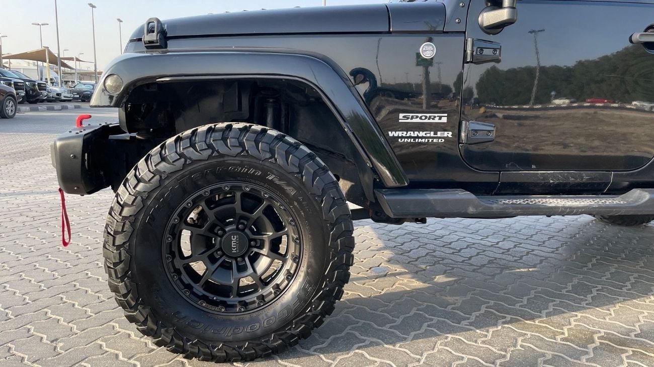 Jeep Wrangler Unlimited Big Bear 3.6L M/T