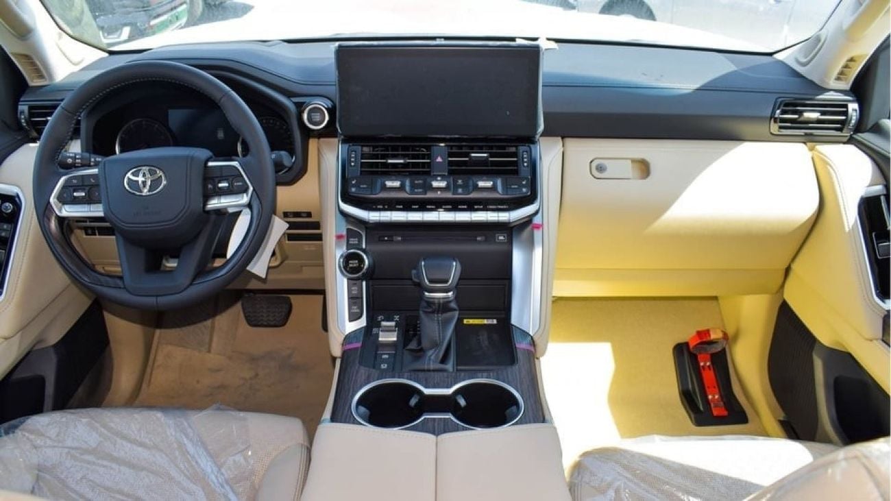 تويوتا لاند كروزر Toyota Land Cruiser LC300 VXR 3.3 Diesel Twin Turbo Color Bronze Interior Beige