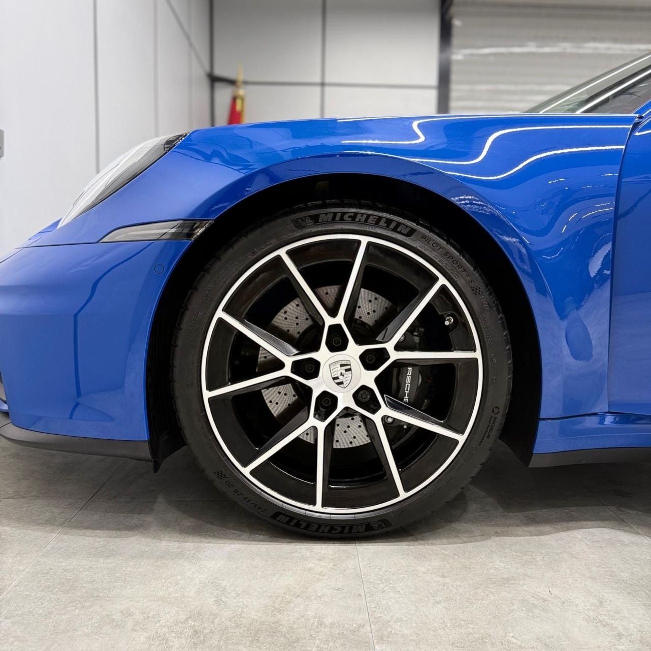 Porsche 911 CARRERA | GCC | Warranty until 2028 extendable