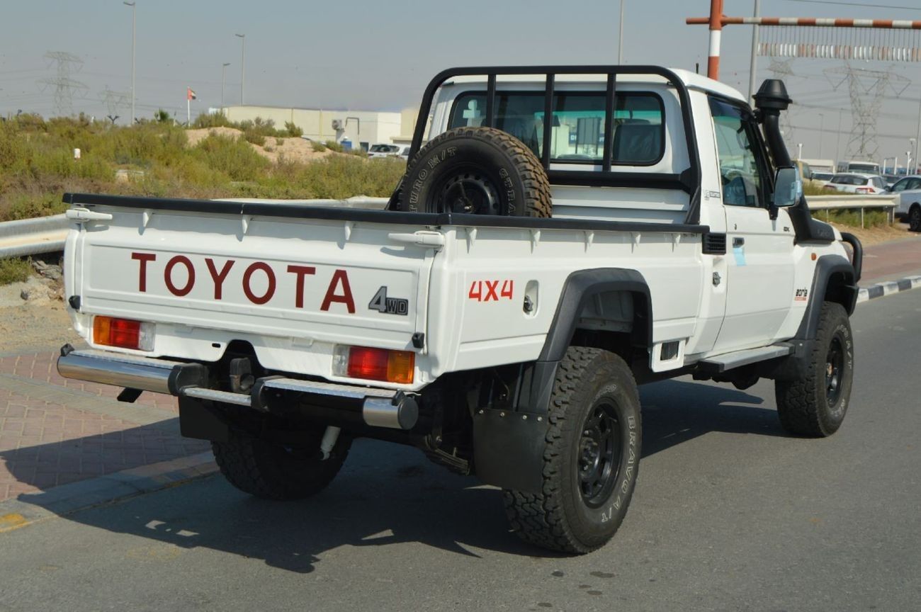Toyota Land Cruiser Pick Up Single cabin 4.5L, perfect inside and outside