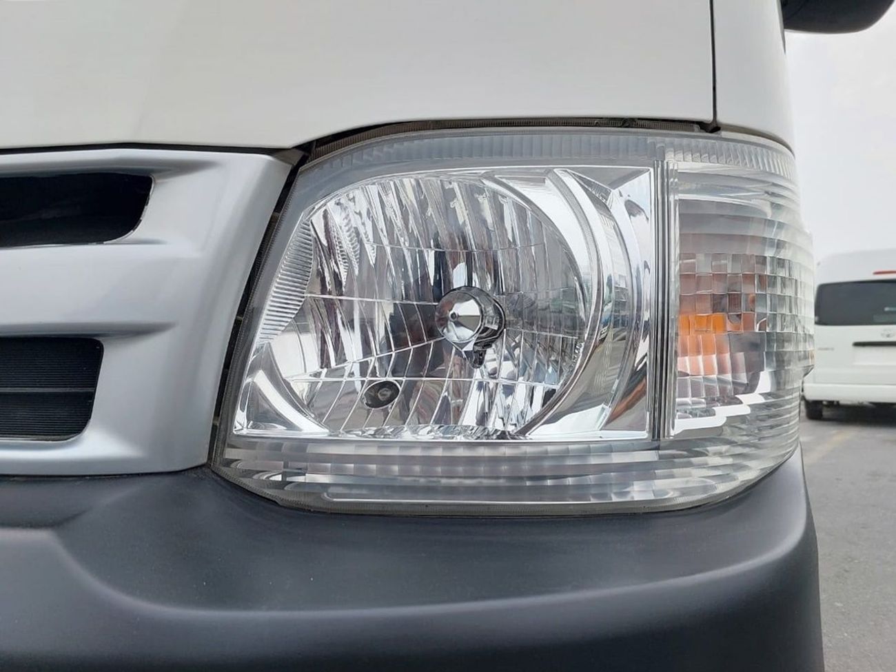 تويوتا هاياس TOYOTA HIACE COMMUTER VAN RHD 2012 MODEL 3.0 L DIESEL AUTOMATIC(PM14430)