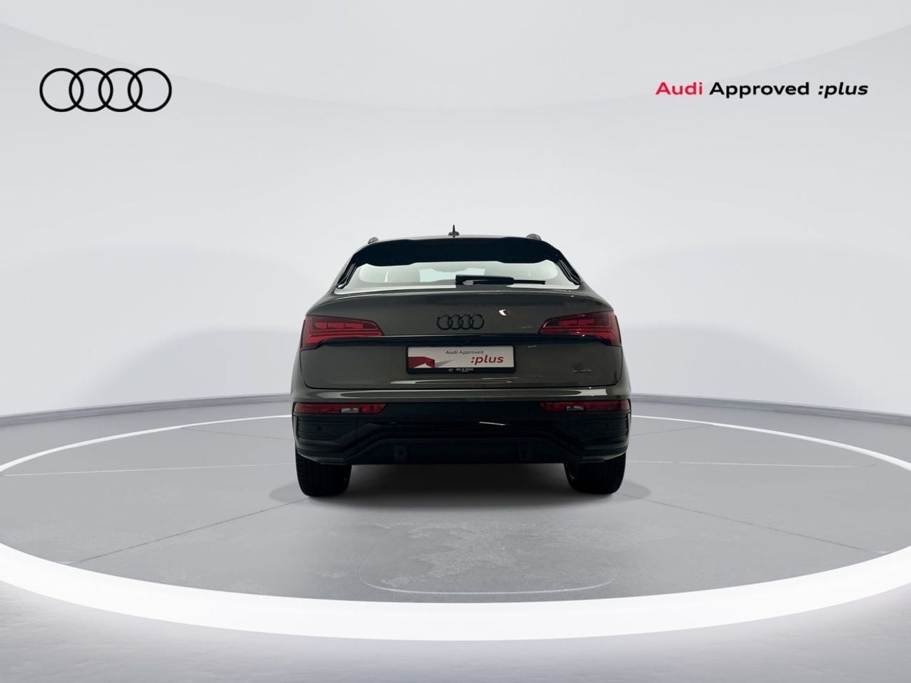 أودي Q5 45 TFSI Quattro Design 2.0L Q5 Sportback S line 45 TFSI quattro 249h (Ref# 44136) - EXCLUSIVE OFFER