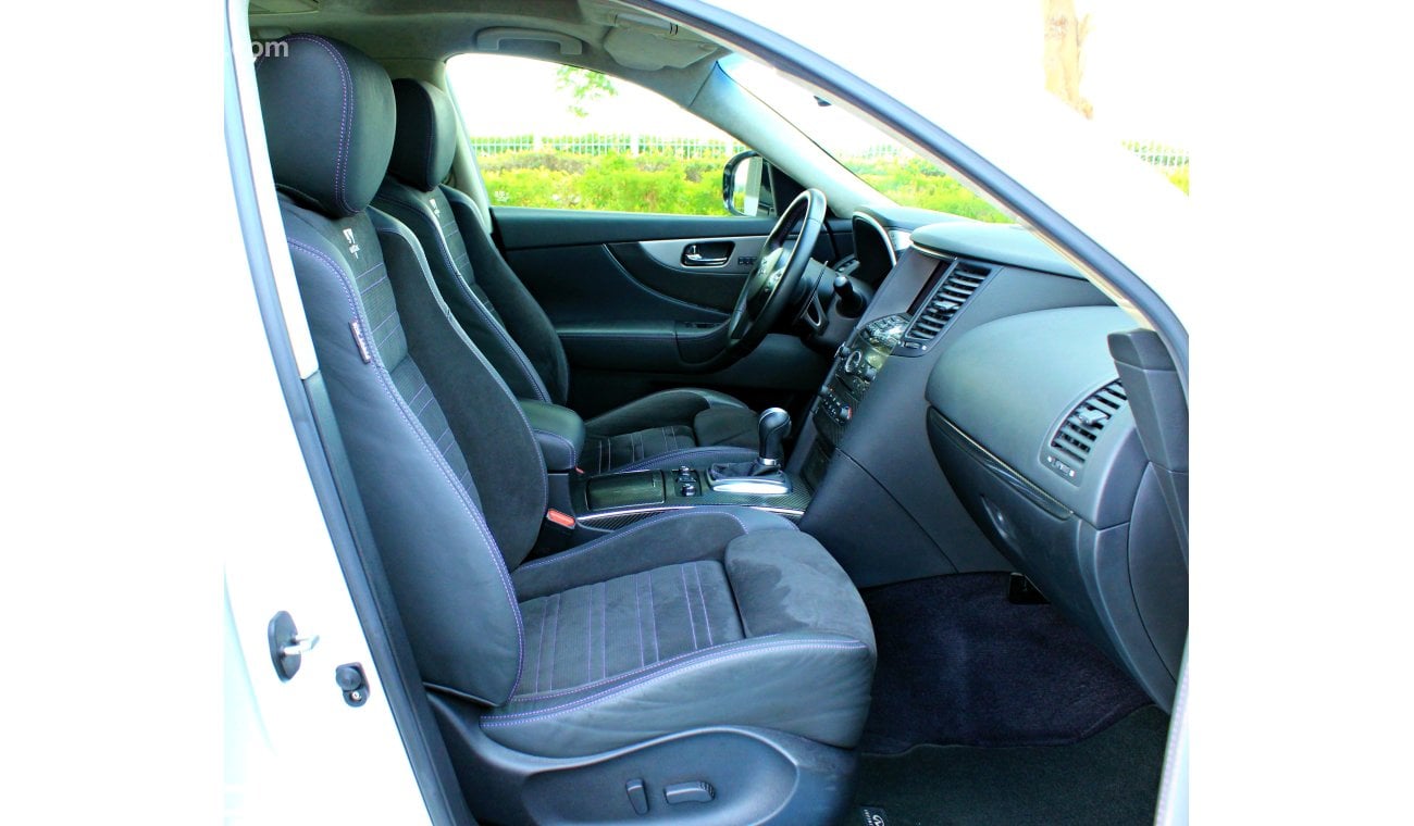 Infiniti FX50 VETTEL EDITION - ONE AMONGST THE 150 UNITS MANUFACTURED - PRISTINE CONDITION - UNDER WARRANTY AWR