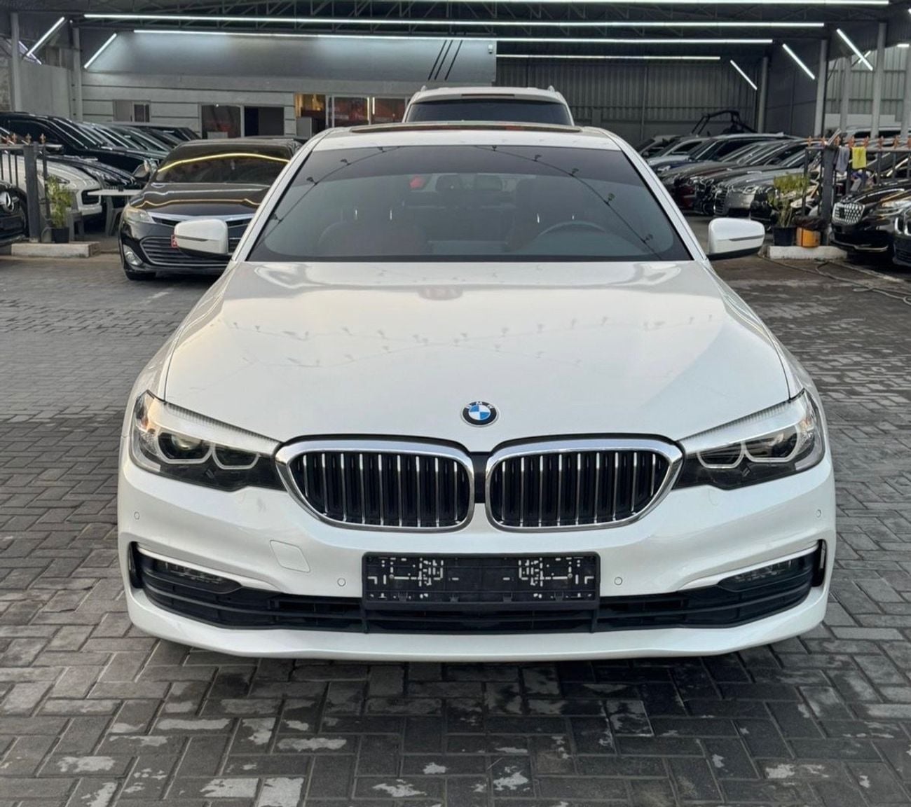 بي أم دبليو 520i Executive 1.6L