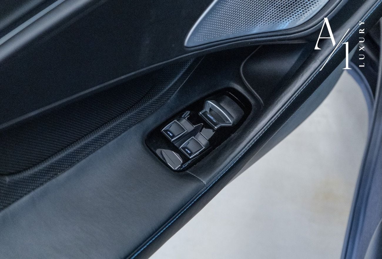 مكلارين GT 2023 Mclaren GTS, With Mclaren Warranty, Fully Loaded, Excellent Condition, GCC Spec