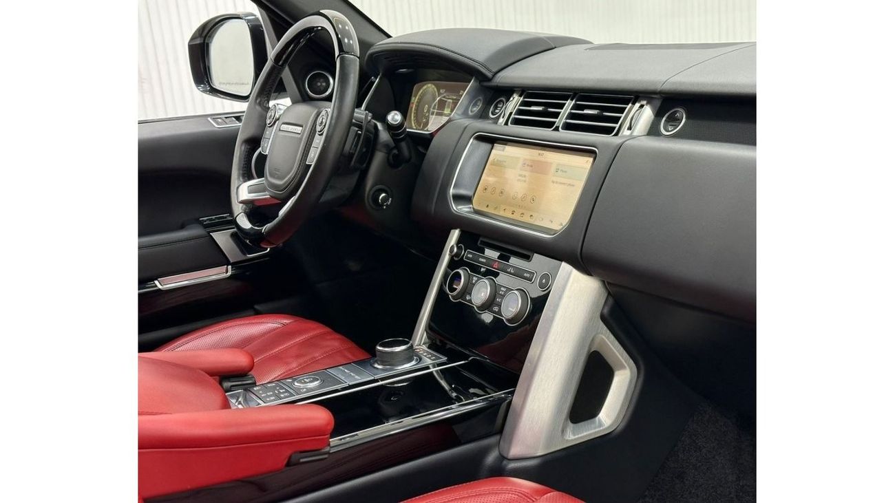 Land Rover Range Rover 2017 Range Rover Vogue SE Supercharged V8, Warranty, Full Service History, Full Options, GCC