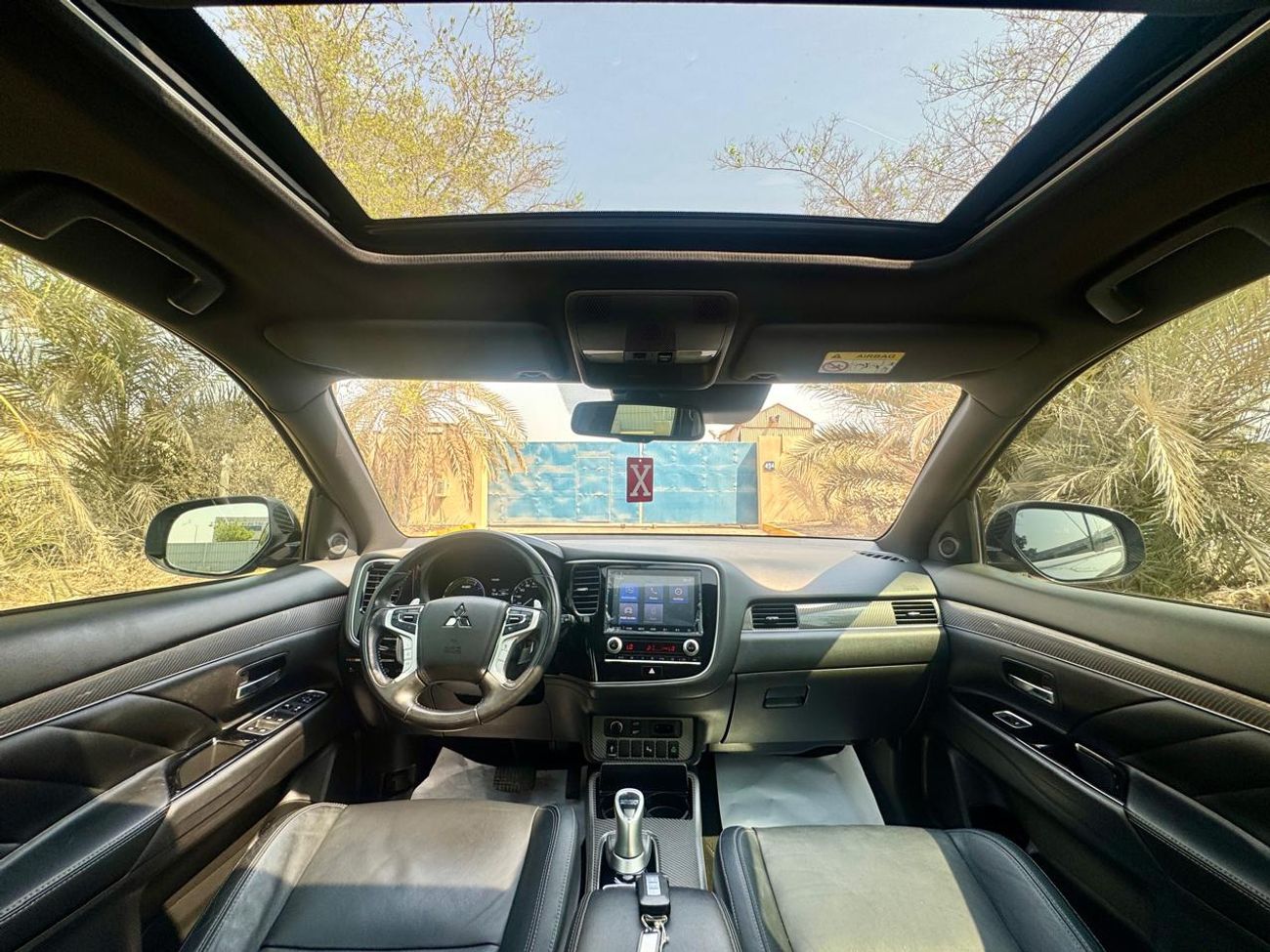 Mitsubishi Outlander GLX Super High 2.4L 980-Monthly l GCC l Hybrid, Sunroof, Leather l Accident Free