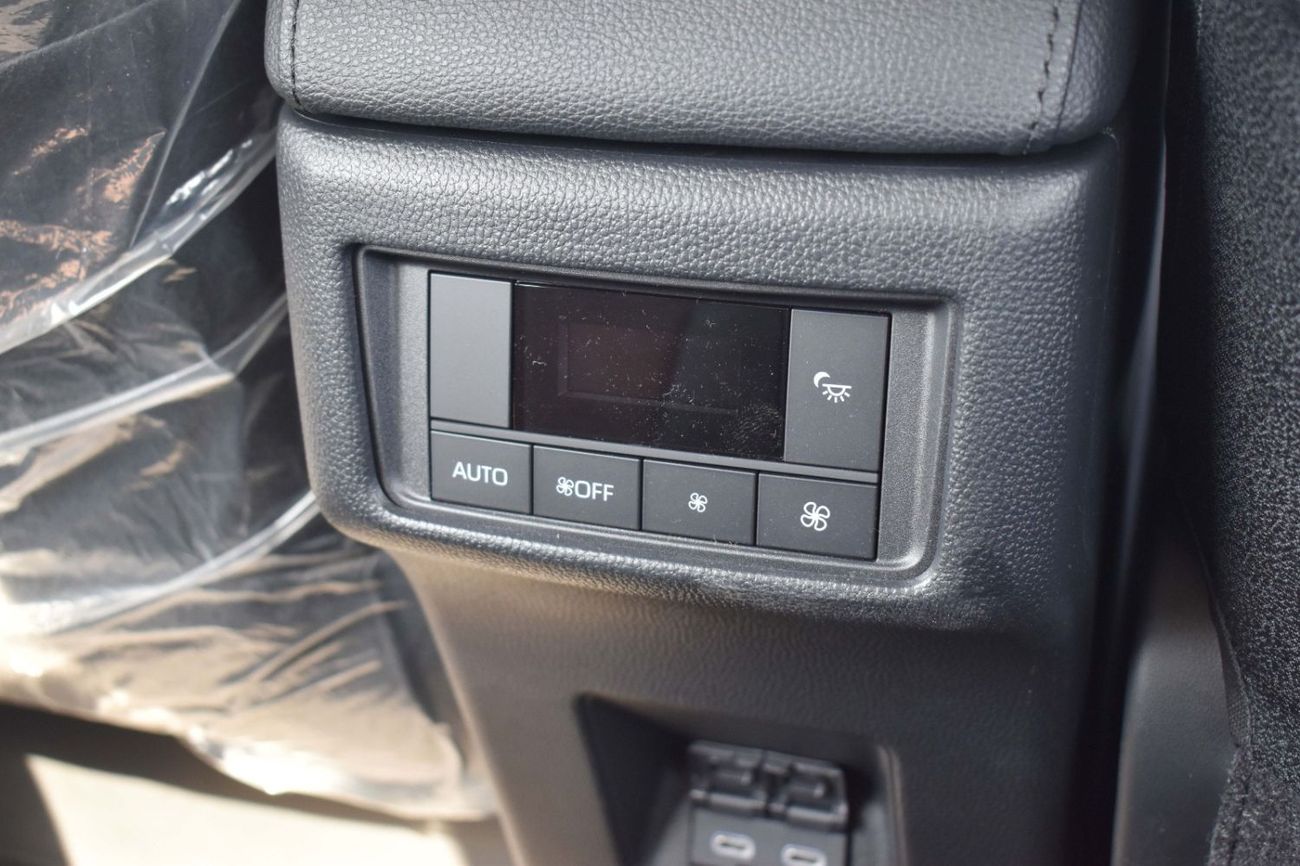 تويوتا إينوفا 2.0L HyCross 8S Hybrid