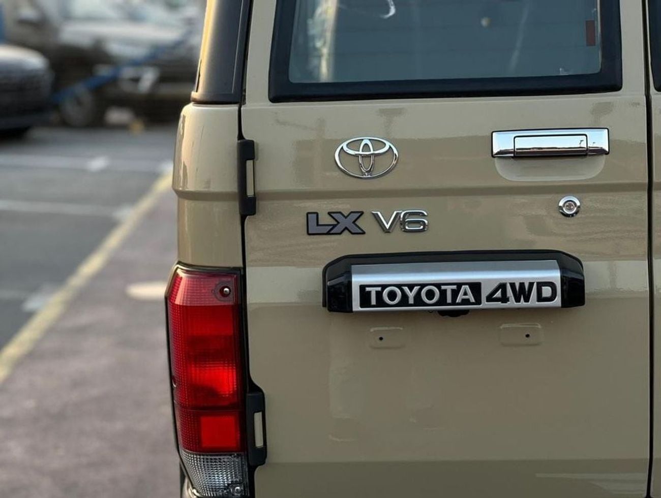 تويوتا لاند كروزر 70 TOYOTA LAND CRUISER (70 SERIES) (GRJ76) 4.0L SUV 4WD 2025