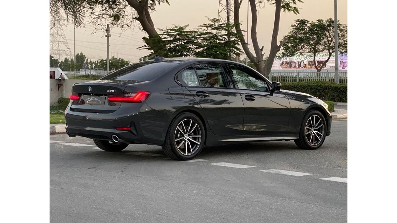 BMW 330i Exclusive GCC SPECS - TURBO CHARGE FULL SERVICE HISTORY - WELL MAINTAINED CAR