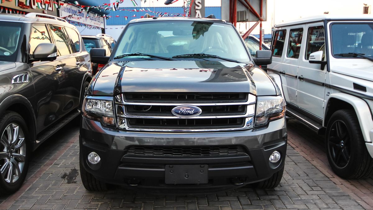 Ford Expedition for sale: AED 128,000. Grey\/Silver, 2016