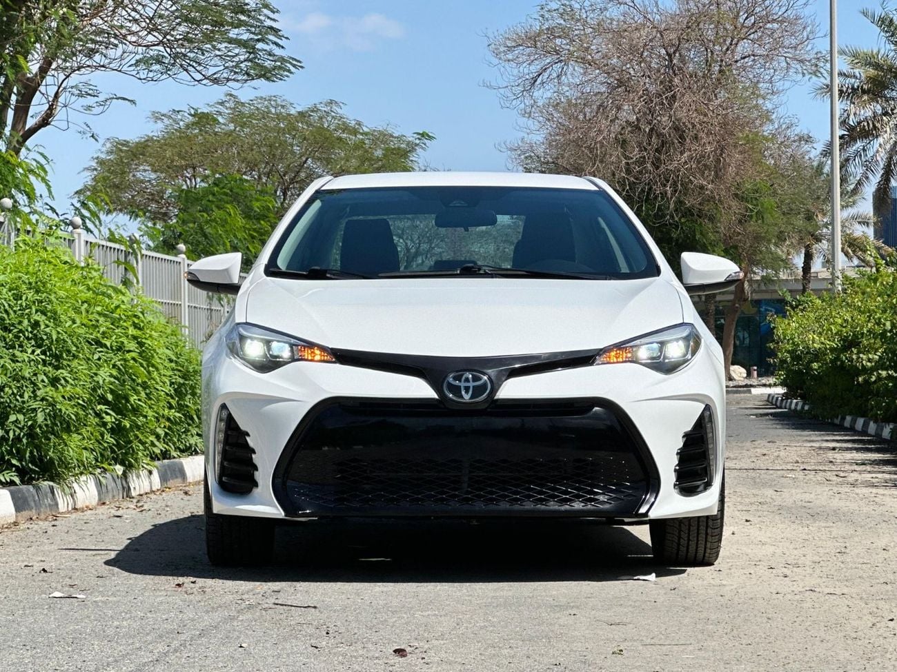 تويوتا كورولا Year: 2017  SE Engine: 1.8L V4 UAE Pass