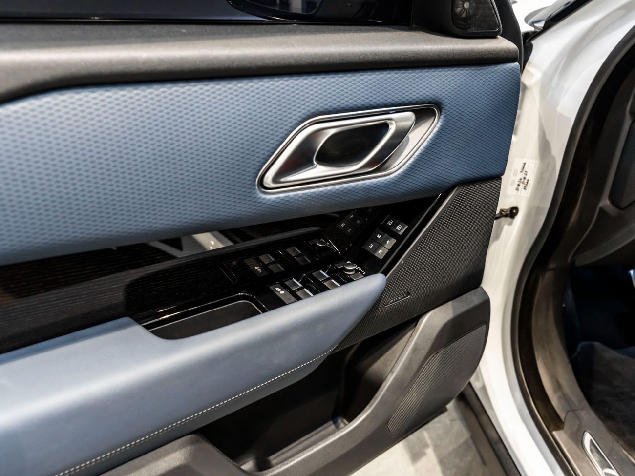 Land Rover Range Rover Velar 2022 Range Rover Velar P250 SE R-Dynamic, 2027 Land Rover Warranty, Full Service History, GCC