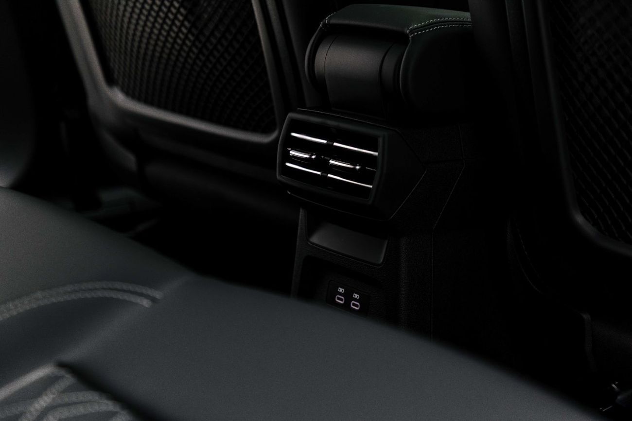 أودي A3 Sportback Flight Premium 1.5L - White Inside Black