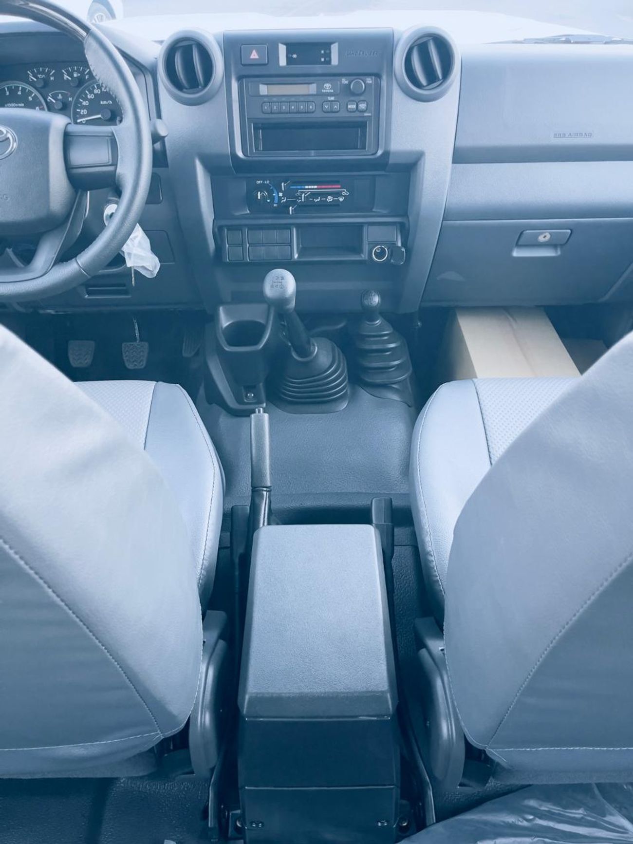 تويوتا لاند كروزر بيك آب Std 4.0L Double Cab Utility 4WD