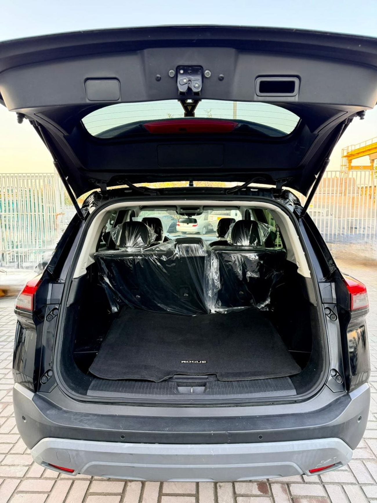 نيسان روج SV (NON GCC) 2021 Nissan Rogue Sv 2.5L - 4 cyl - Automatic - Patrol - SUV/Crossover - Front Wheel Dr