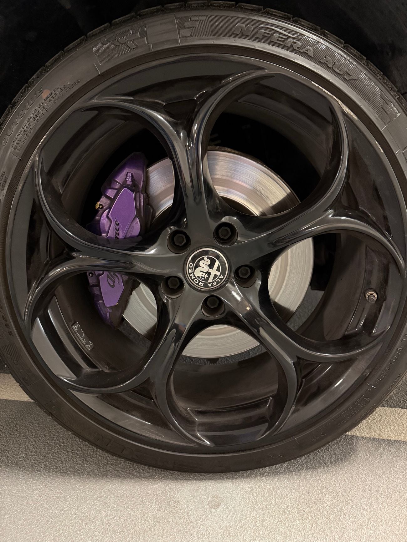 ألفا روميو جوليا Veloce 2.0L AWD