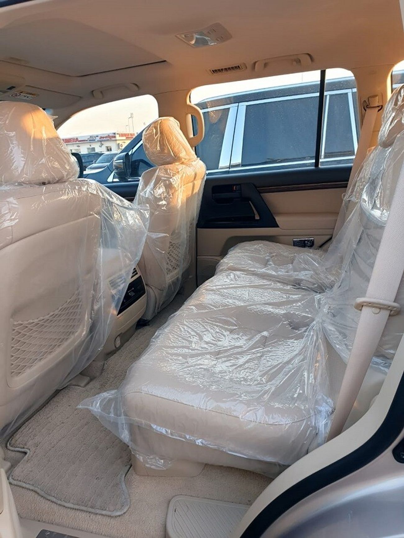 تويوتا لاند كروزر GXR - V6 - PETROL (FULL OPTION)