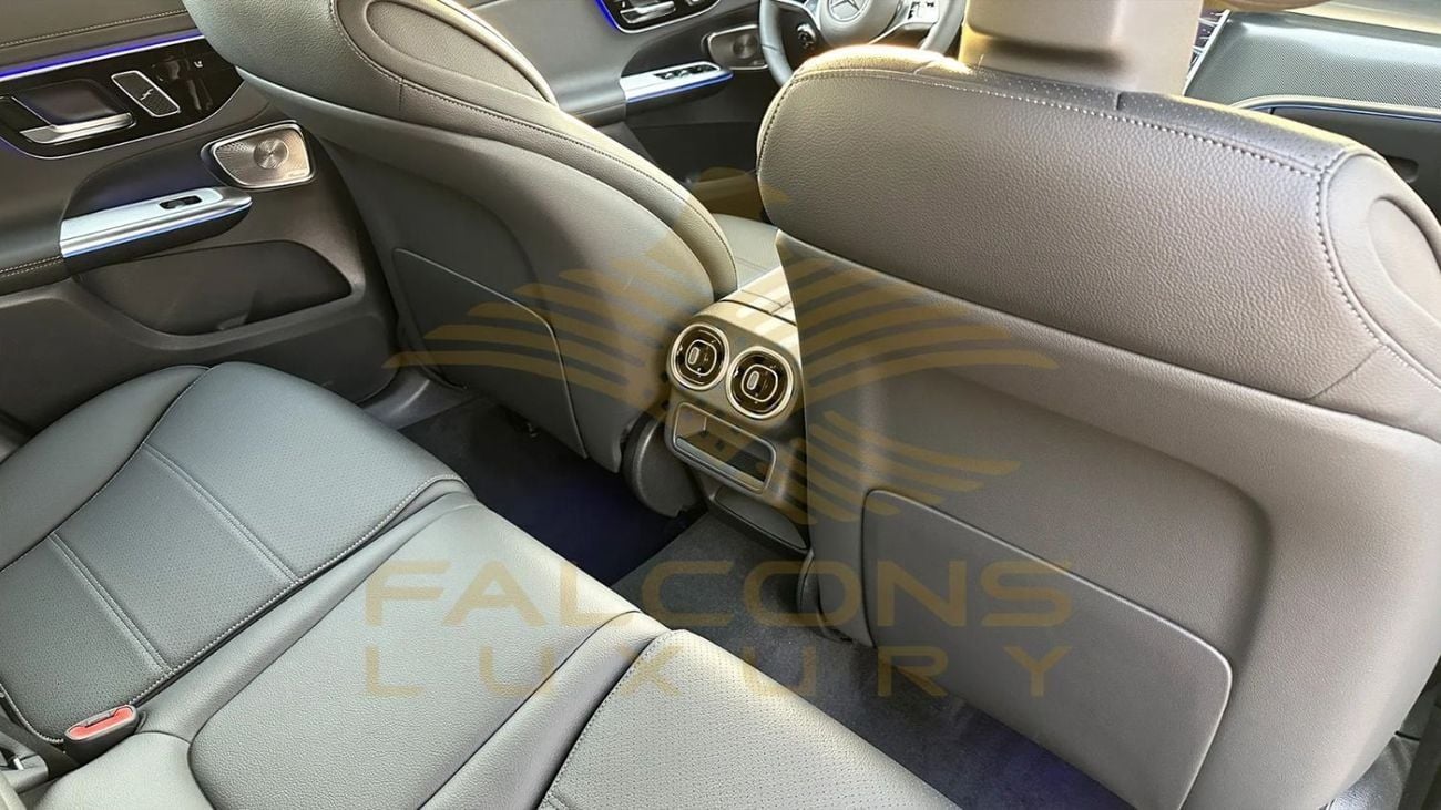 Mercedes Benz GLC Coupe 300  Mercedes-Benz GLC Coupe 300 300 Coupe 2.0L 4MATIC AT