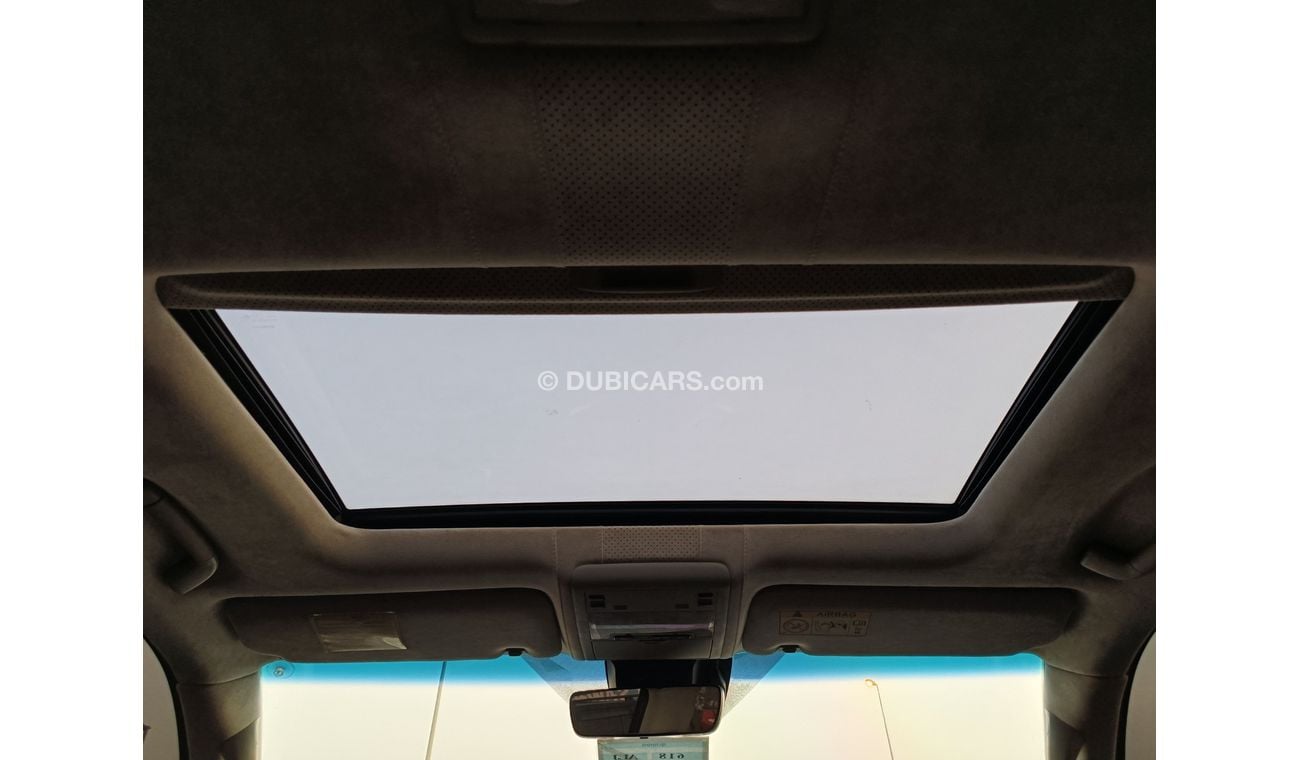 Toyota Land Cruiser VXR / 5.7L HYDRAULIC /  TOP NO:1 OPTION (LOT # 58646)