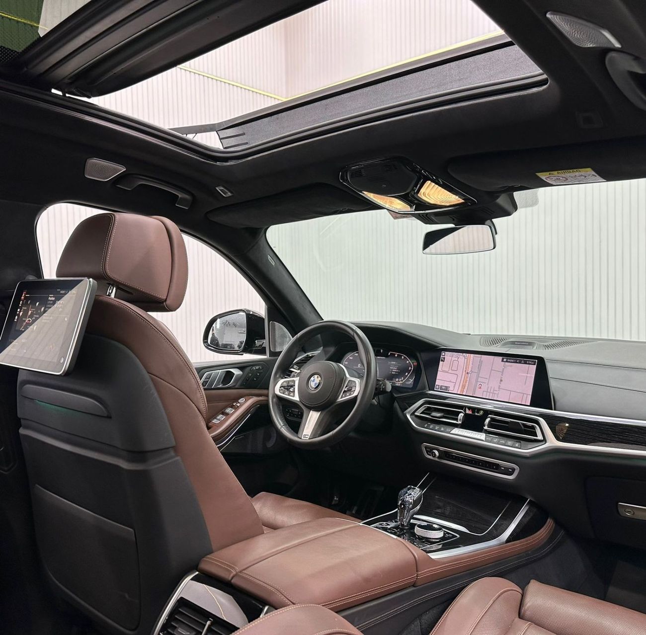 بي أم دبليو X7 2020 BMW X7 M50i M-Sport, December 2024 BMW Warranty + Service Pack, Fully Loaded, Low Kms, GCC