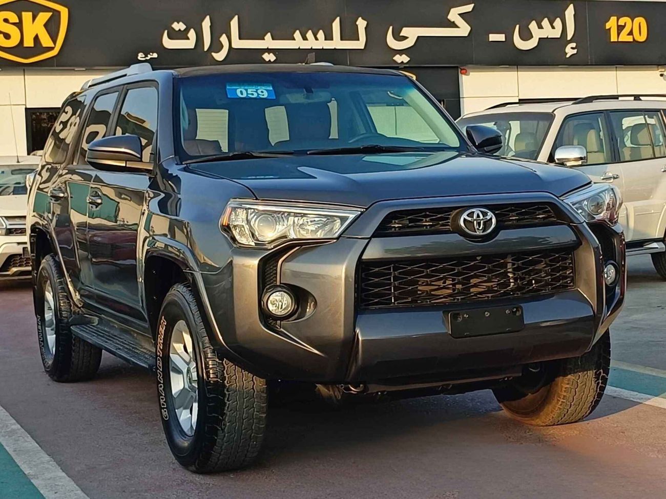 Toyota 4Runner SR5 PREMIUM/ 4WD/ ELECTRIC/ LEATHER SEATS/ DVD REAR CAMERA/ V6 / LOT#91105