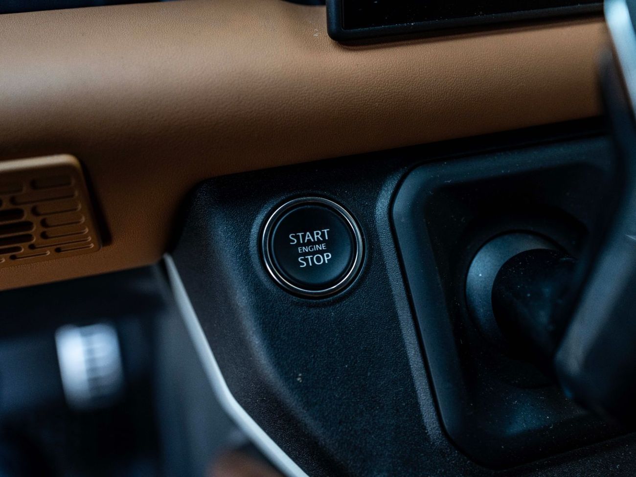 Land Rover Defender P400 110 HSE 3.0L (5 Seater)