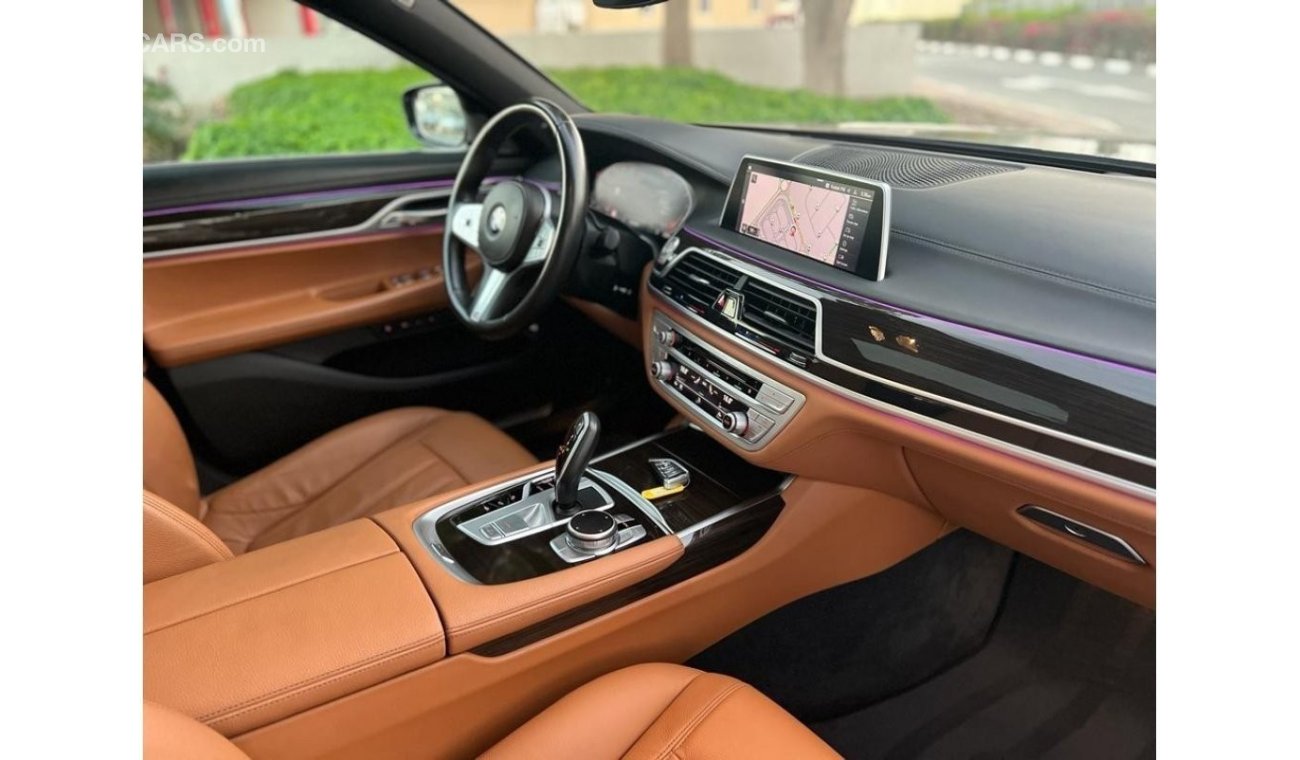 BMW 730Li (RAMADAN OFFER) Pure Excellence BMW 730Li GCC 2022 UNDER WARRANTY AND SERVICE CONTRACT ORIGINAL PAIN