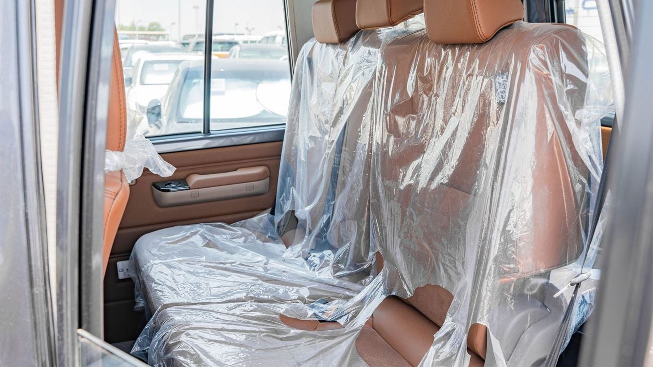 Toyota Land Cruiser 70 2026 Toyota Land Cruiser LC76 4.0L AT Petrol Full Option (Gray)