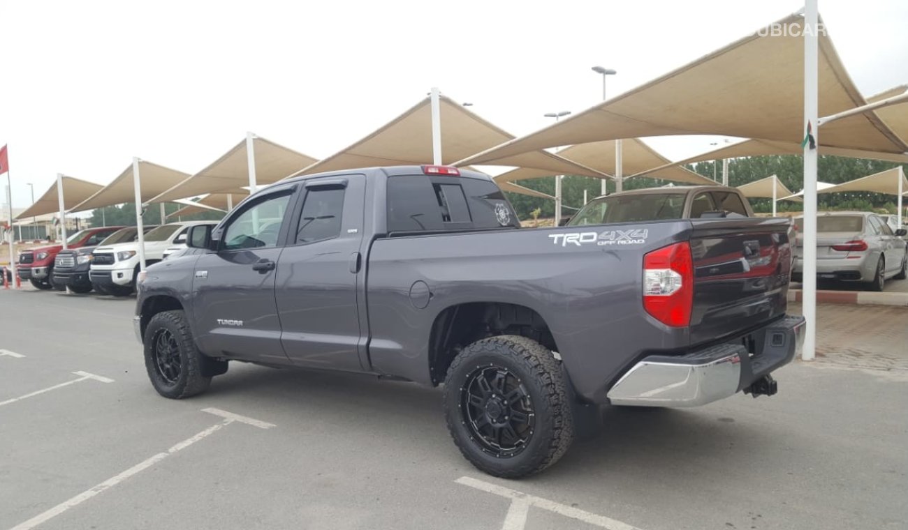 Toyota Tundra DOUBLE CAB 2017