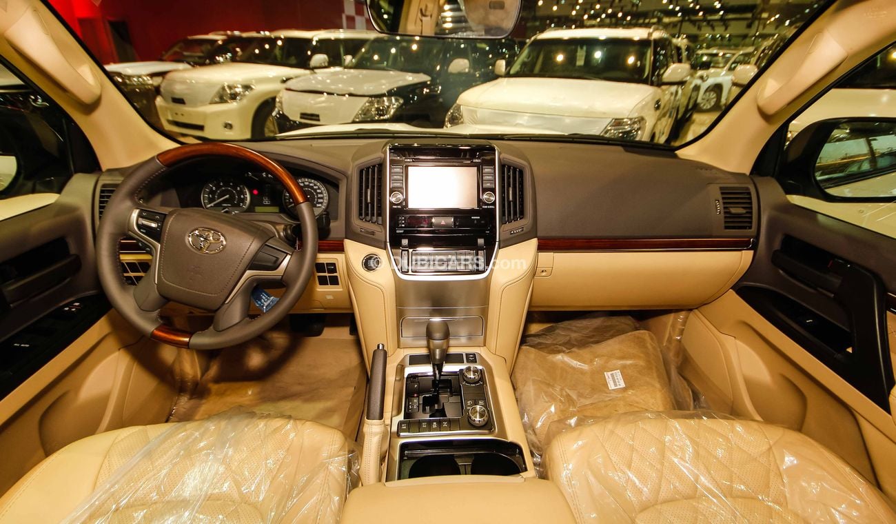 Toyota Land Cruiser GXR White Edition