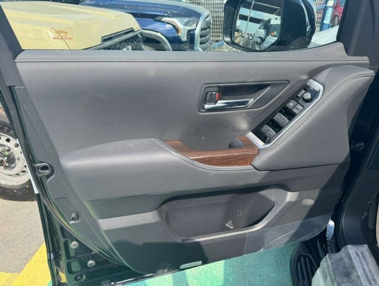 Toyota Land Cruiser VXR 3.5L