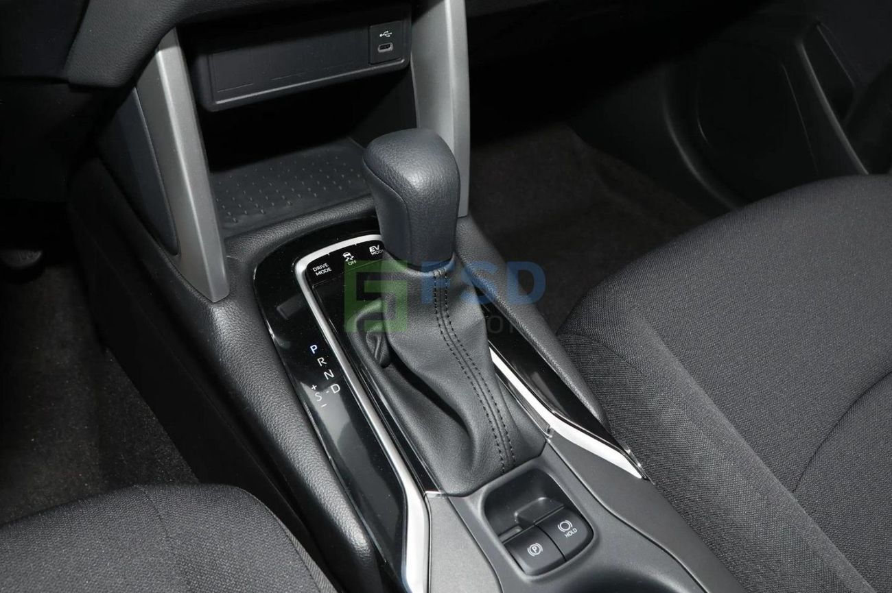 تويوتا كورولا كروس Toyota Corolla Cross 2.0L Hybrid 2WD A/T MY-2025