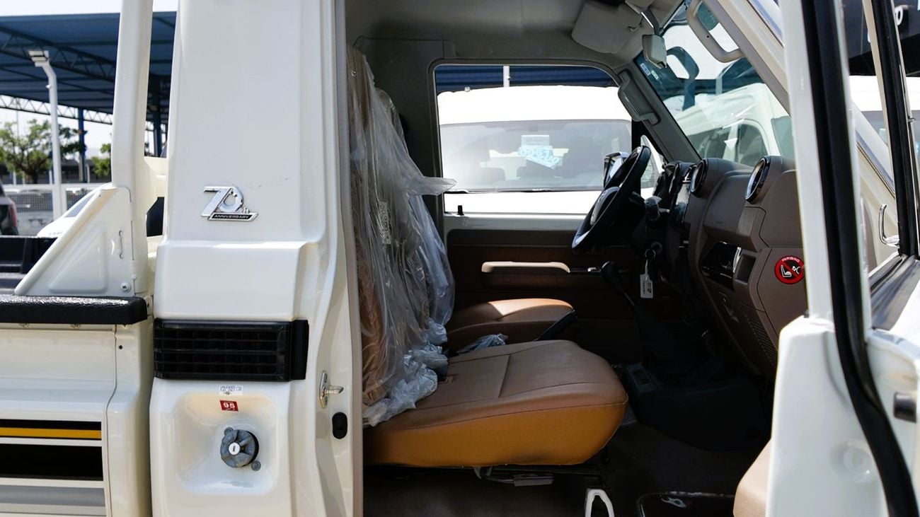 Toyota Land Cruiser Pick Up TOYOTA LC 70 LX V6 70th Anniversary