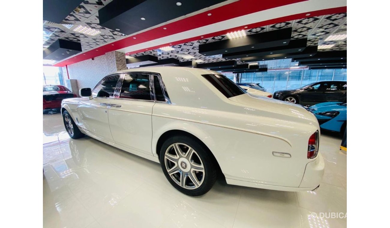 رولز رويس فانتوم 2016 Rolls Royce Phantom, Gcc low miles , Pristine condition