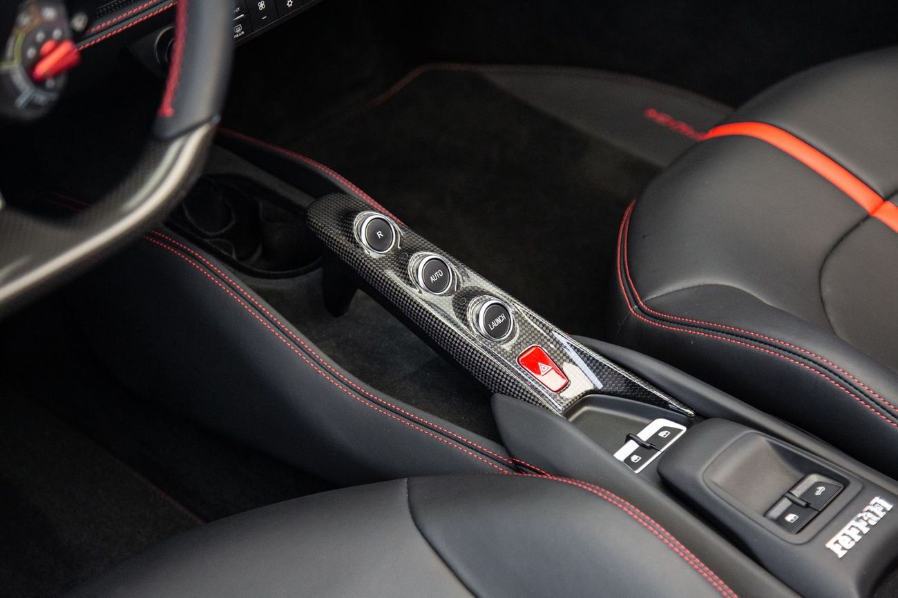 Ferrari F8 Spider 3.9T V8