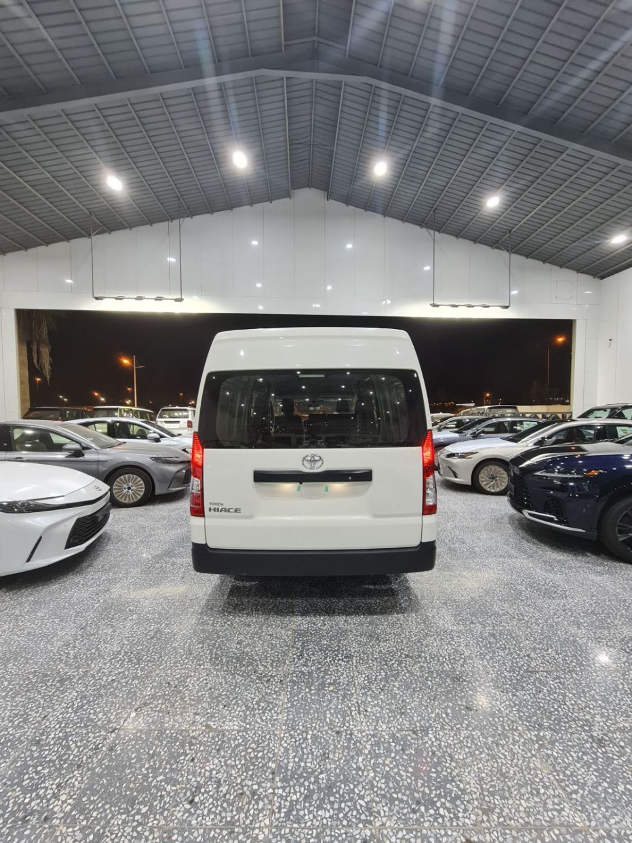 تويوتا هاياس CARGO VAN DIESEL