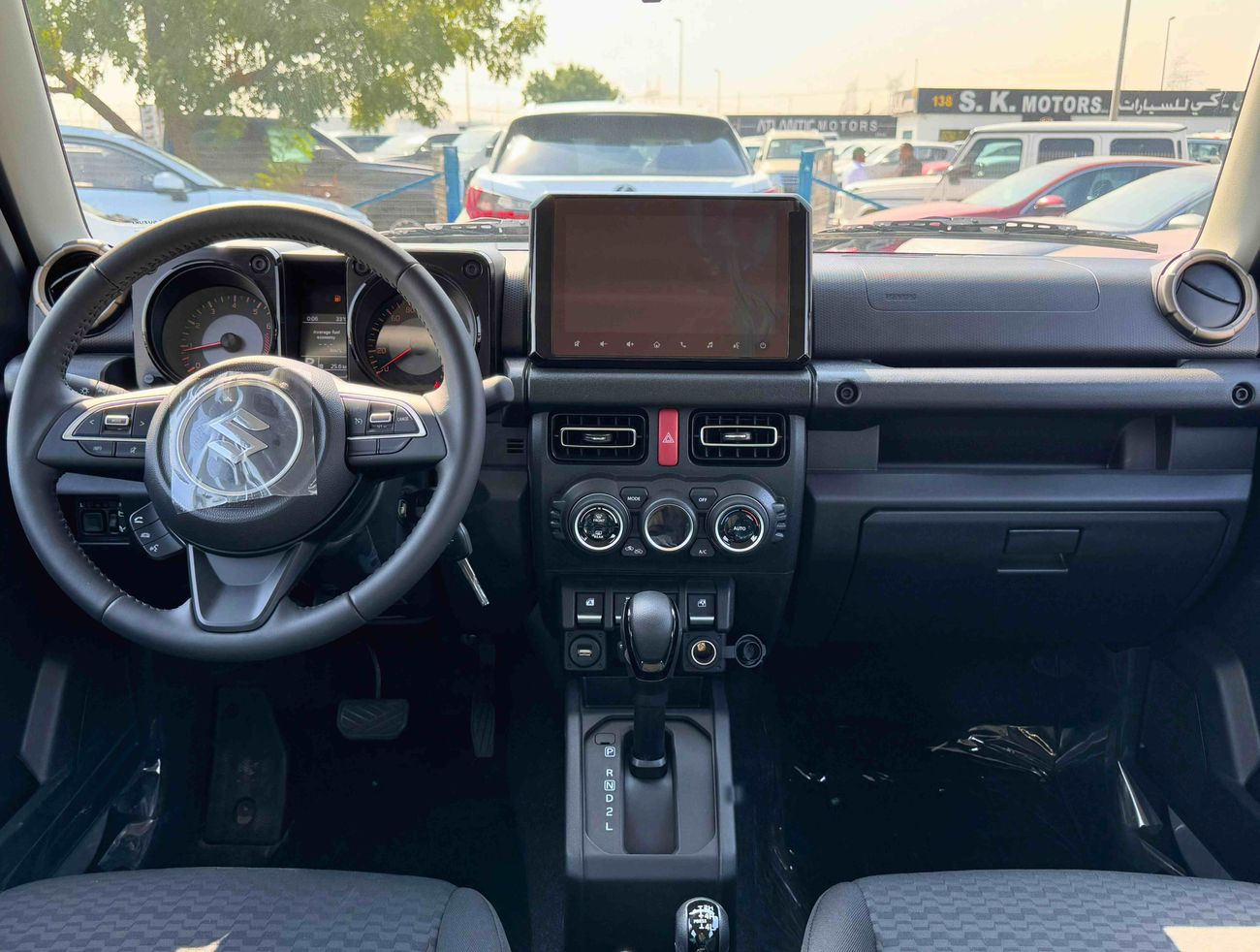 Suzuki Jimny GLX 5 DOOR / ALL GRIP OF ROAD / 1.5L V4 / A/T /  9" DISPLAY / 4X4 (CODE # 69012)