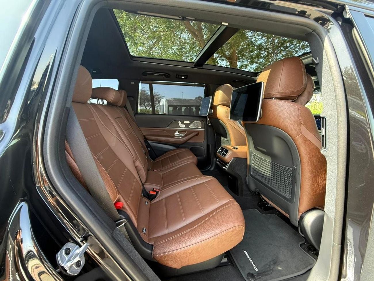 Mercedes Benz GLS450 4MATIC l MERCEDES GLS 450 l GCC SPECS l UNDER WARRANTY AND SERVICE CONTRACT l YEAR 2025 l