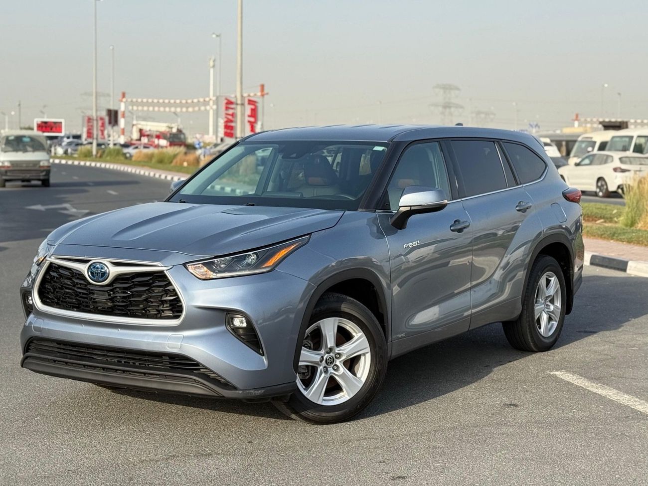 Toyota Highlander Hybrid leather seats,push start,blind spot