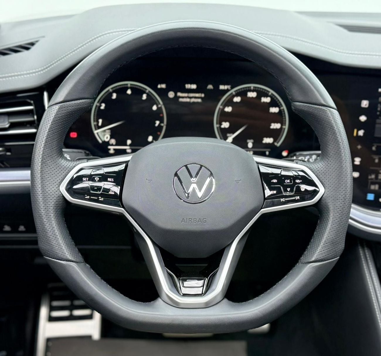 فولكس واجن طوارق  2024 Volkswagen Touareg, 2029 VW Warranty + Service Pack, Full VW Service History, GCC