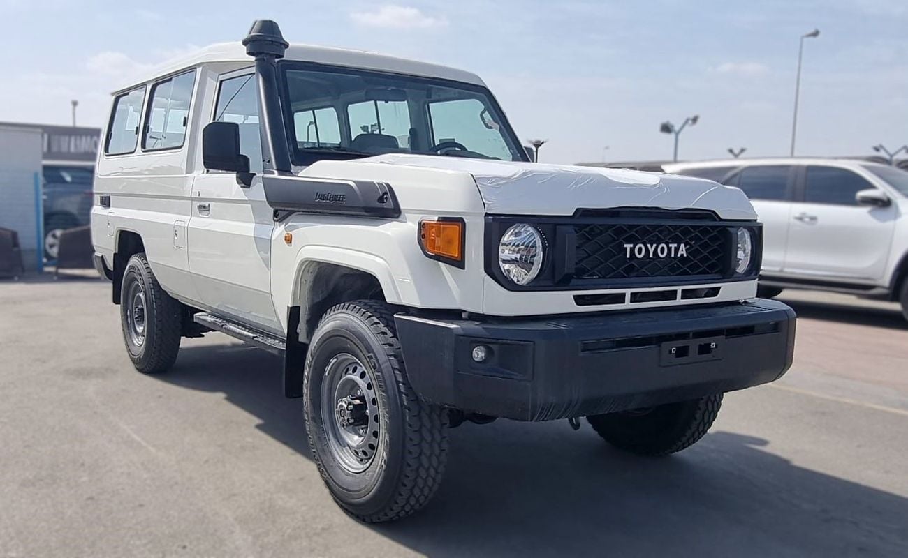 تويوتا لاند كروزر 70 TOYOTA LAND CRUISER LC78 4.0L 3-DOOR M/T MY 2025
