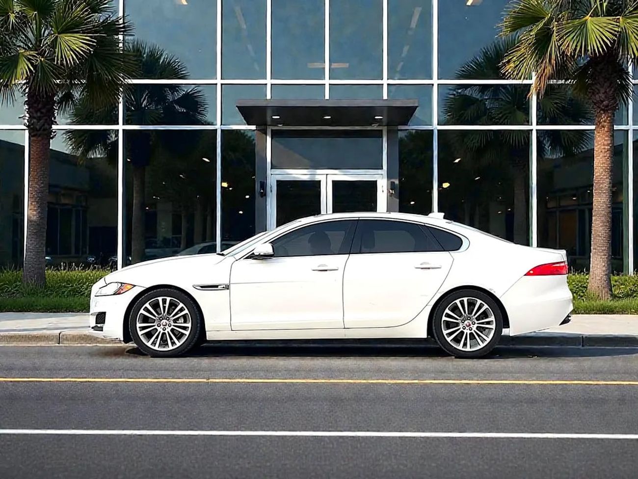 جاكوار XF Luxury 3.0L | | 2.0L 4-CYLINDERS | ORIGINAL PAINT | AMERICAN SPEC | CLEAN TITLE