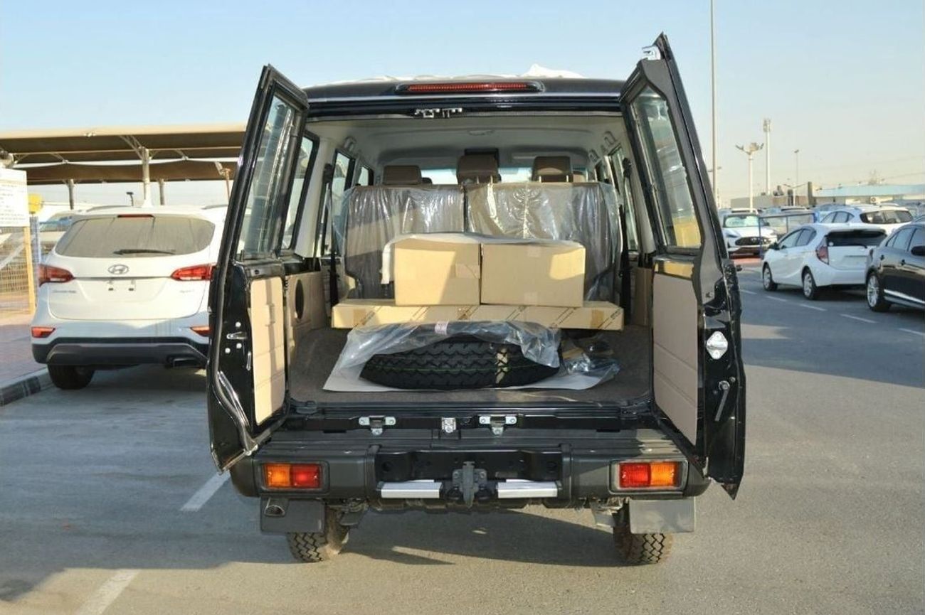 Toyota Land Cruiser 70 LX Hard Top 5 Doors