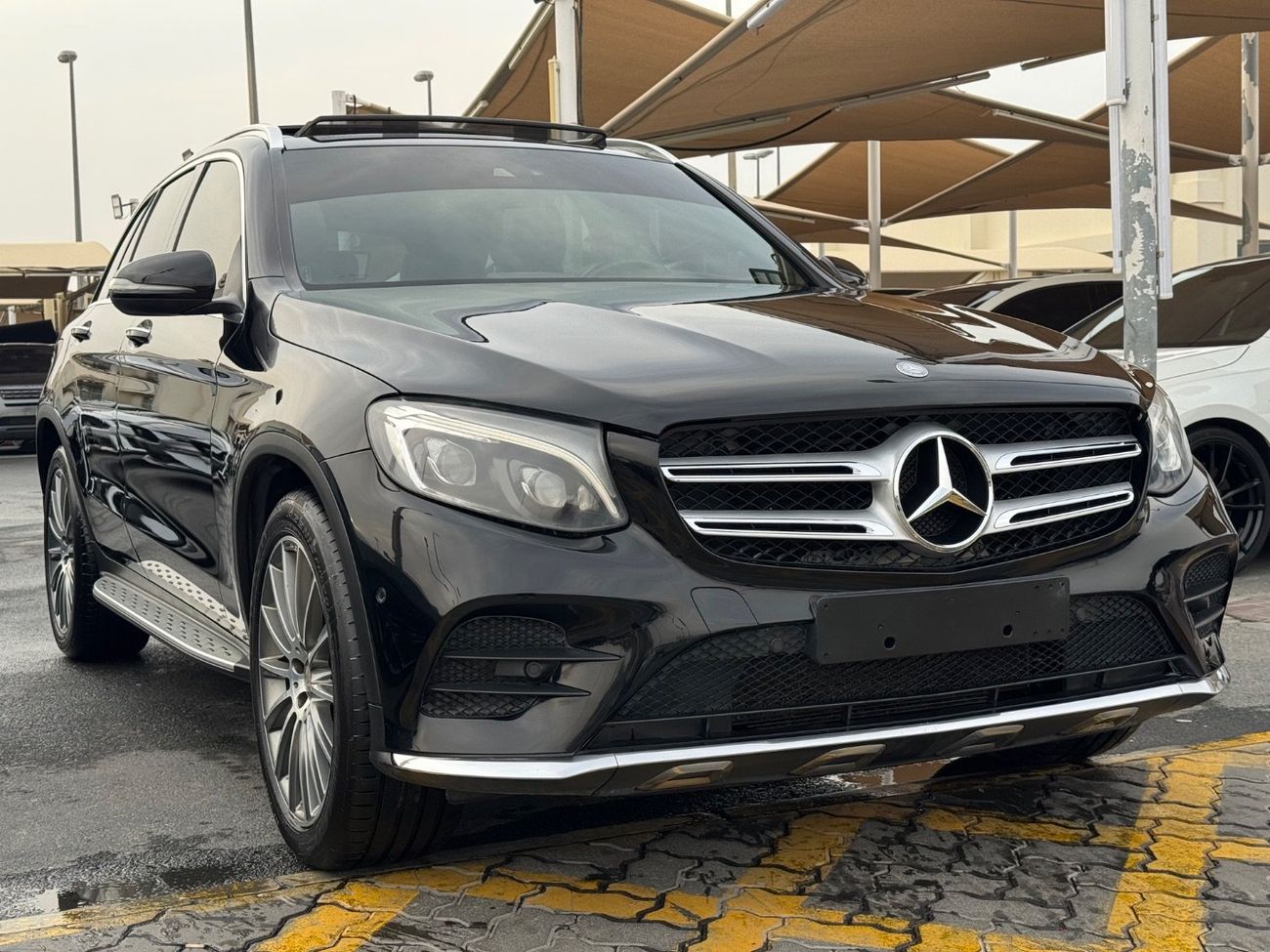 مرسيدس بنز GLC 300 Premium + 2.0L