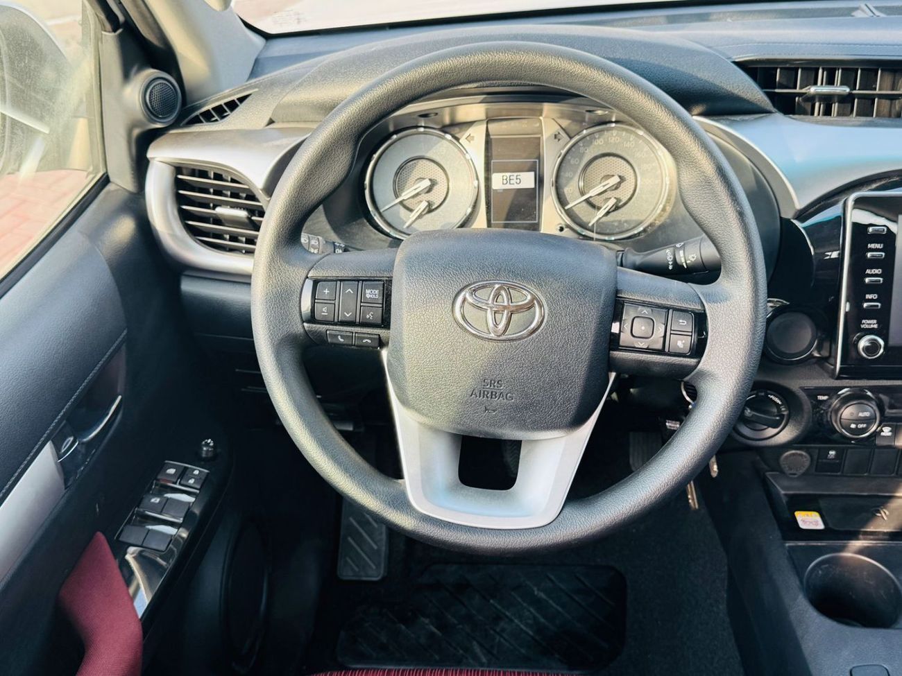 Toyota Hilux TOYOTA HILUX 2.7L PTR MID/O A/T WHITE 2025