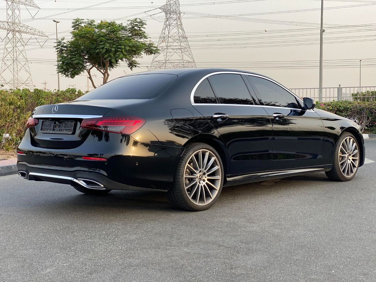 Mercedes-Benz E300 Premium GCC SPEC UNDER WARRANTY AND SERVICE