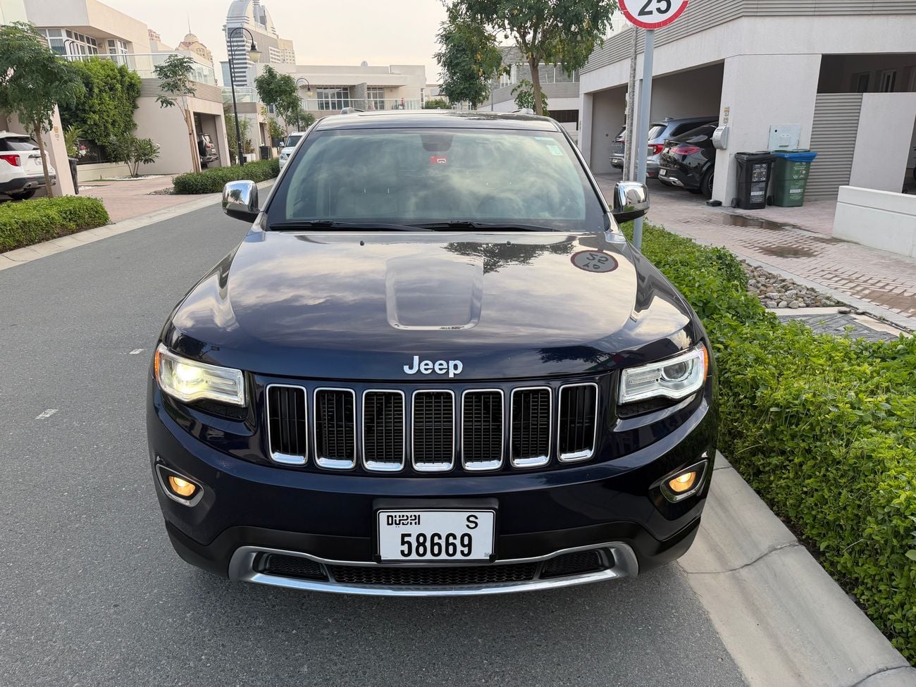 جيب جراند شيروكي Limited Plus 3.6L
