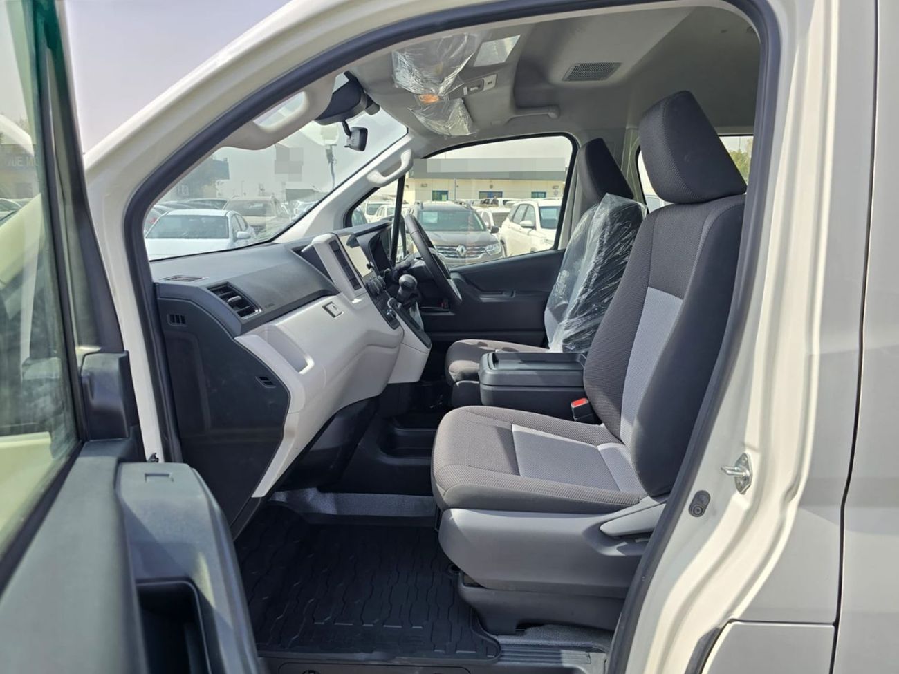 Toyota Hiace TOYOTA HIACE COMMUTER VAN RHD 2024 MODEL 2.8 L DIESEL AUTOMATIC(PM58033)